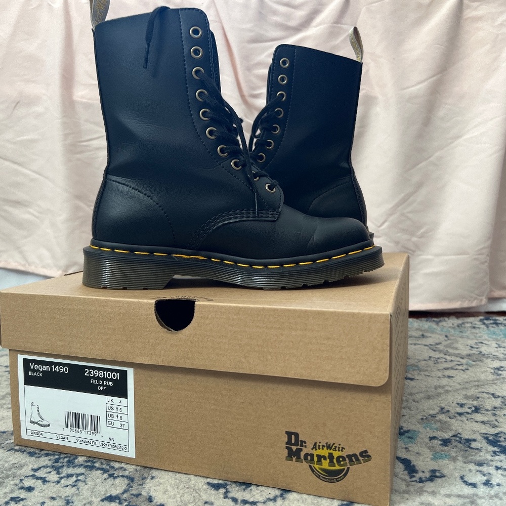 Dr.Martens women's size US 6